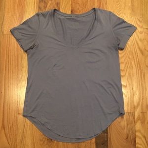 Lululemon Love Tee II, size 8, V neck